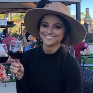 Meet your Posher, Celeste